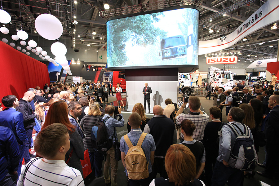 汽車展廳現(xiàn)場(chǎng)，汽車展會(huì)嘉賓，車展 