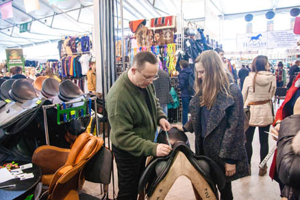 馬匹博覽會，馬具展現(xiàn)場，莫斯科馬匹博覽會現(xiàn)場