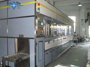 超聲波清洗設(shè)備的三大優(yōu)勢(shì)特點(diǎn)