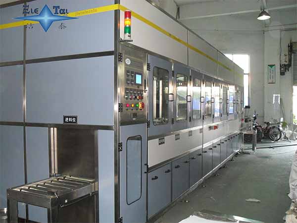 超聲波清洗設(shè)備的三大優(yōu)勢特點 全自動超聲波清洗機(jī)