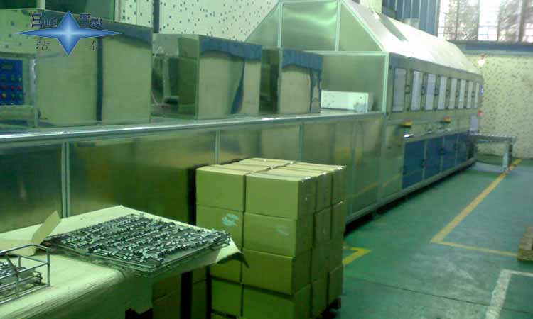 潔泰三槽工業(yè)超聲波清洗機