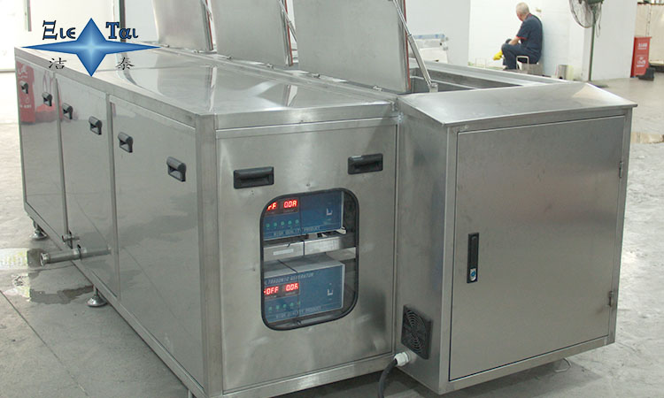 大型設(shè)備三天兩頭停機(jī)維修？潔泰大型超聲波清洗機(jī)，用非標(biāo)定制告別“老爺機(jī)”時(shí)代