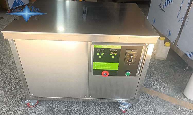 超聲波清洗機(jī)廠家｜潔泰：每天花費(fèi)半小時(shí)手工除垢？換它，泡一泡就干凈