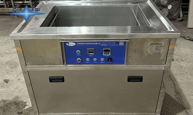 為什么超聲波清洗機(jī)不能洗木制品？深入解析材質(zhì)特性與正確清潔方法